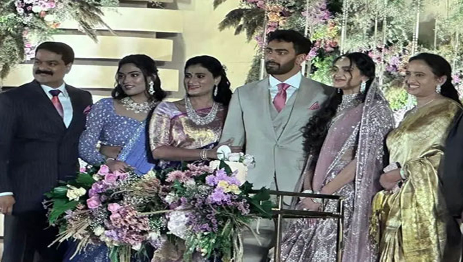 ఈ నెల 17న వైఎస్ షర్మిల కుమారుడి వివాహం