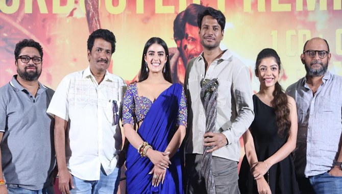 ‘ఊరు పేరు భైరవకోన’ ప్రీమియర్స్ కు యూనిమస్ గా బ్లాక్ బస్టర్ రెస్పాన్స్ రావడం చాలా ఆనందాన్ని ఇచ్చింది :  సందీప్ కిషన్ & టీం