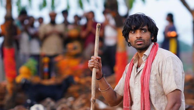 Groove to the mass earthy vibe of Vavvare Pottelis out now