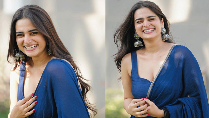 బ్లూ శారీలో ఆయేషా స్టన్నింగ్ స్టిల్స్