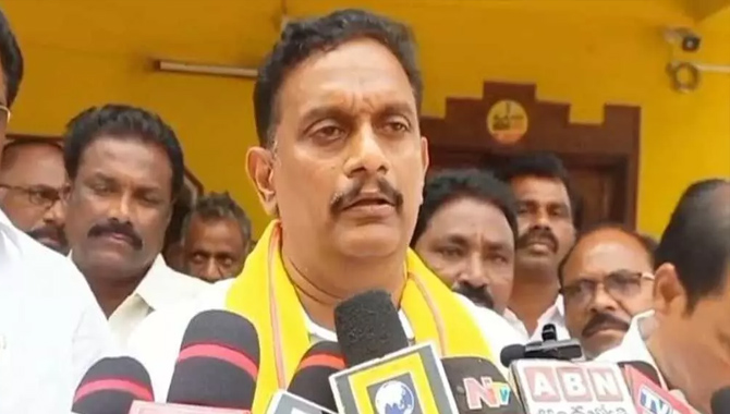 అక్రమాలు బయపటపడుతున్నాయనే… ఆయన పార్టీ మారారు