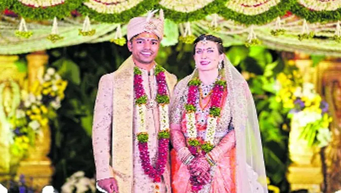 తెలుగబ్బాయి.. అమెరికా అమ్మాయి.. హిందూ సంప్రదాయం ప్రకారం వివాహం