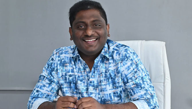 ఒక్క క‌థ‌తో స్టార్ రైటర్ గా మారిన ప్ర‌సన్న కుమార్