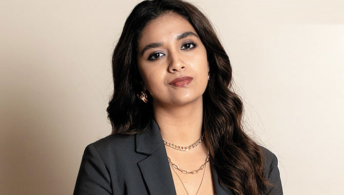 గ్లామ‌ర్ గేట్లు ఎత్తేసిన కీర్తి?