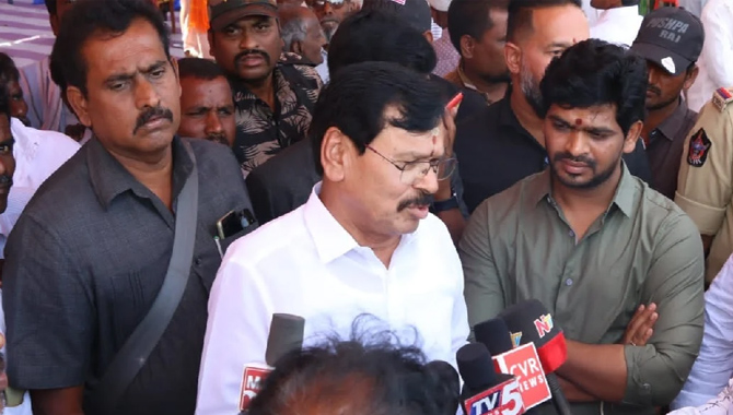 రాజ్‌నాథ్‌సింగ్‌ తో వైసీపీ ఎమ్మెల్యే కాపు రామచంద్రారెడ్డి భేటీ.. త్వరలో