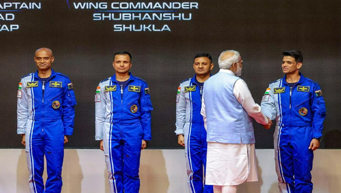 ప్రధాని మోదీ చరిత్రాత్మక ప్రకటన