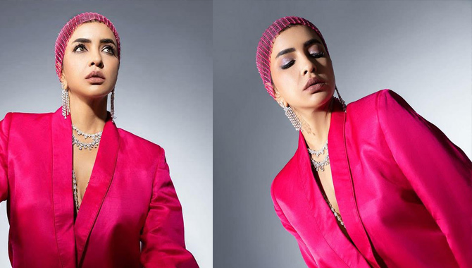 మంచు లక్ష్మి గ్లామర్ షో