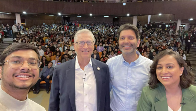 సమాజానికి తోడ్పడినప్పుడే టెక్నాలజీకి సార్థకత : బిల్ గేట్స్ సమాజానికి తోడ్పడినప్పుడే టెక్నాలజీకి సార్థకత : బిల్ గేట్స్