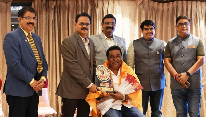 Actor Kadambari Kiran Bags Rotary Club Award for ‘Manasaitham’ Service
