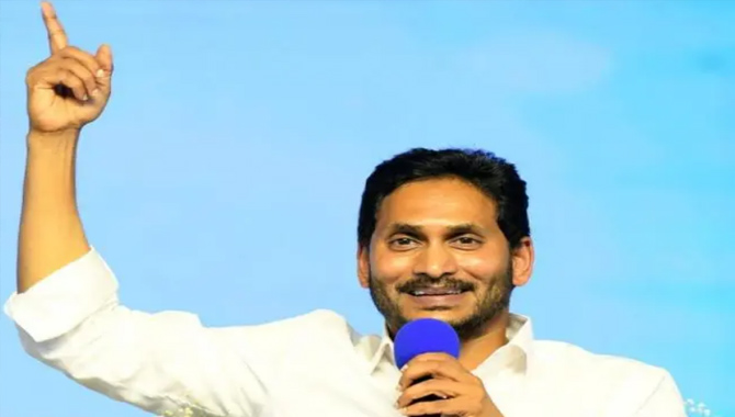 వైజాగ్‌లోనే ఈసారి ప్రమాణ స్వీకారం.. జగన్ సంచలన ప్రకటన