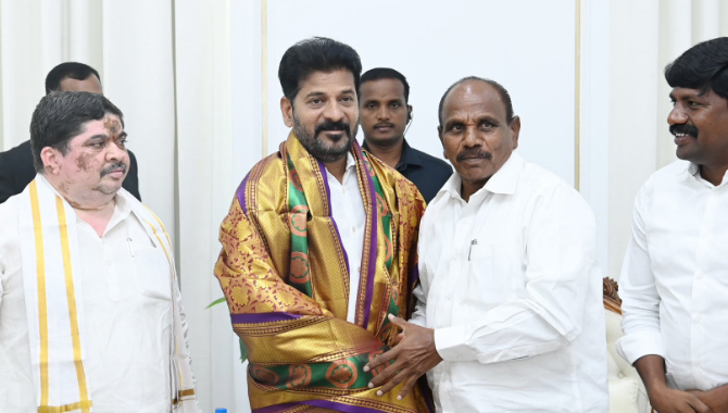 సీఎం రేవంత్ ను కలిసిన చేవెళ్ల ఎమ్మెల్యే