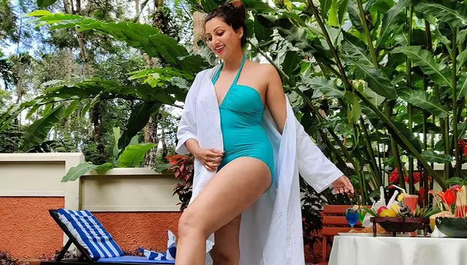 స్విమ్ సూట్ లో అద‌ర‌గొట్టిన హంసా నందిని