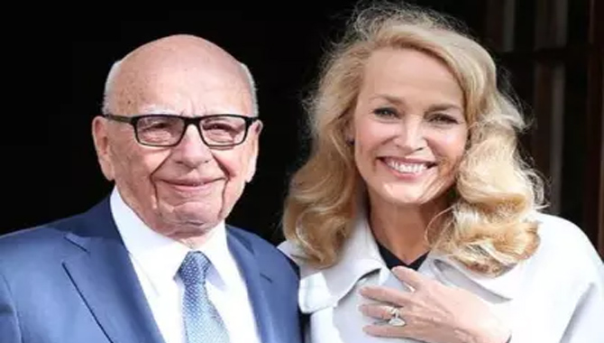 ఐదోసారి పెళ్లికి సిద్ధమైన మర్డోక్ ఐదోసారి పెళ్లికి సిద్ధమైన మర్డోక్