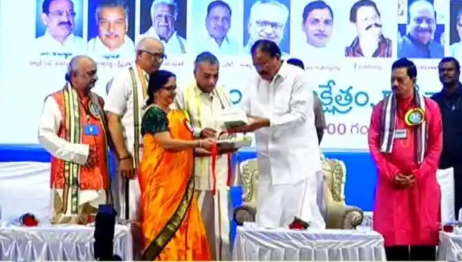 వారికి నేతలు అండగా ఉండటం దురదృష్టకరం : వెంకయ్య నాయుడు