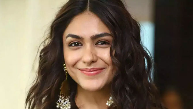 మృణాల్ కు మ‌రో బంప‌రాఫ‌ర్?