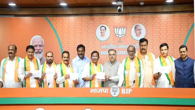 బీజేపీలోకి బీఆర్ఎస్ మాజీ ఎంపీలు