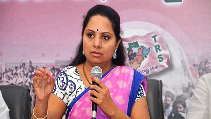 కవిత సంచలన నిర్ణయం