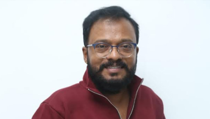 జరిగిన చరిత్రను తెరపైకి తీసుకు రావాలనే ప్రయత్నం చేశాను.. ‘రజాకార్’దర్శకుడు యాటా సత్యనారాయణ జరిగిన చరిత్రను తెరపైకి తీసుకు రావాలనే ప్రయత్నం చేశాను.. ‘రజాకార్’దర్శకుడు యాటా సత్యనారాయణ