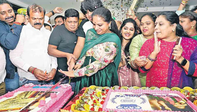 ఘనంగా ఎమ్మెల్సీ కవిత జన్మదిన వేడుకలు