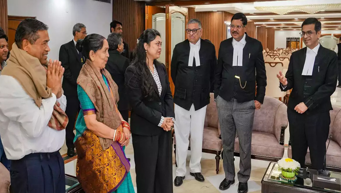 అమెరికా వర్సిటీలో సీటు సాధించిన  ప్రజ్ఞ… ఘనంగా సన్మానించిన సీజే