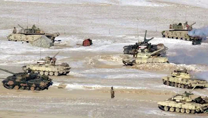 భారత్-చైనా సాయుధ ఘర్షణకు అవకాశం : అమెరికా హెచ్చరికలు