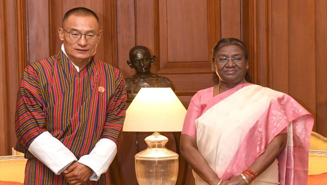 రాష్ట్రపతి ద్రౌపది ముర్ముతో భూటాన్ ప్రధానమంతి భేటీ