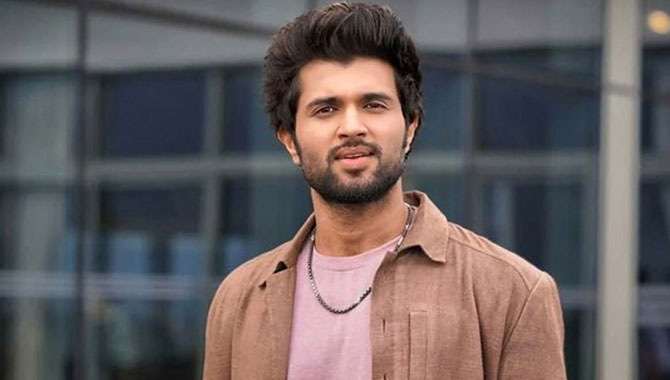 గోల్డెన్ ఛాన్స్ కొట్టేసిన రౌడీ హీరో