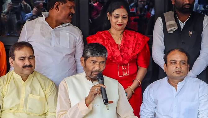 ఎన్డీఏ కూటమికి షాక్.. కేంద్ర మంత్రి పశుపతి రాజీనామా