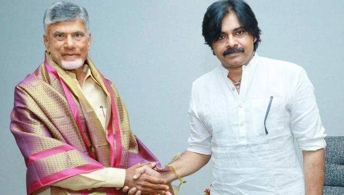 చంద్రబాబుతో భేటీ అయిన జనసేనాని.. చంద్రబాబుతో భేటీ అయిన జనసేనాని..