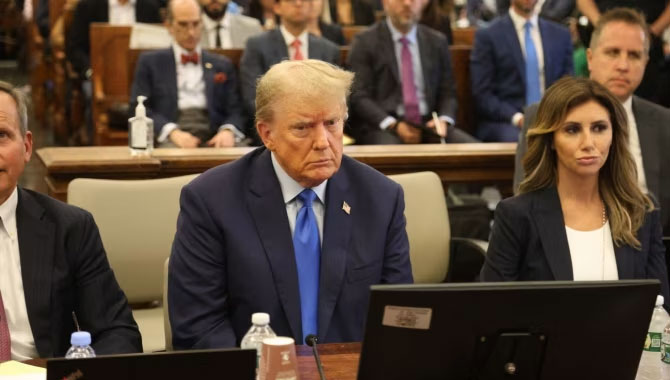 డొనాల్డ్ ట్రంప్ కు  షాక్ ఇచ్చిన  న్యూయార్క్ కోర్టు