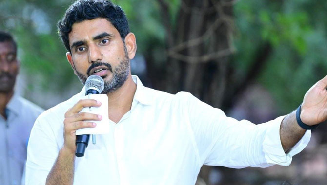 గంజాయి తోటలో ఏపీ ముఖ్యమంత్రి..