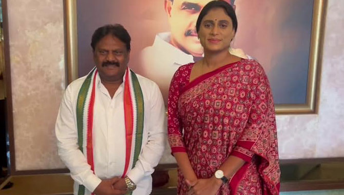 కాంగ్రెస్ గూటికి చేరిన మరొక వైసీపీ నేత..