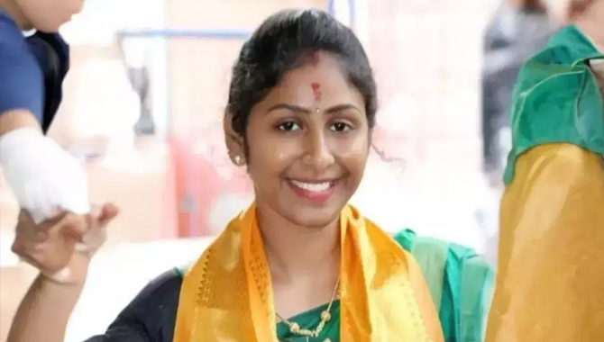 లోక్ సభ ఎన్నికల బరిలో వీరప్పన్ కుమార్తె