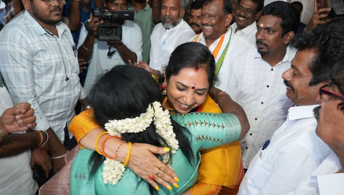 నామినేషన్ వేసిన వెంటనే అలాంటి పని చేసిన త‌మిళ‌సై..