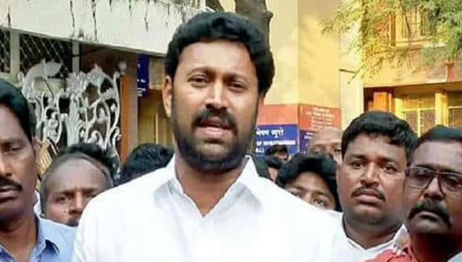 సీబీఐ కోర్టుకు ఎంపీ అవినాష్ రెడ్డి