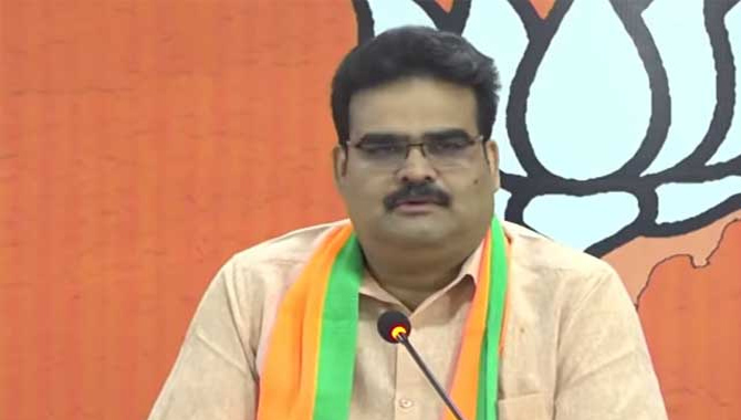 రాష్ట్రంలో ఐదేళ్లుగా అరాచక పాలన : లంకా దినకర్