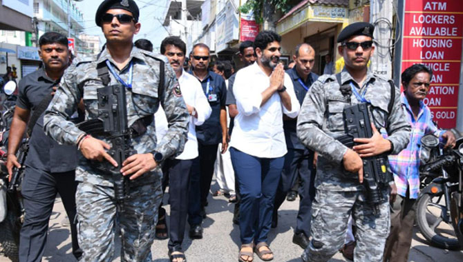 ఈ విషయంలో లోకేష్ ను జగన్ తో పోలుస్తున్న నేతలు..