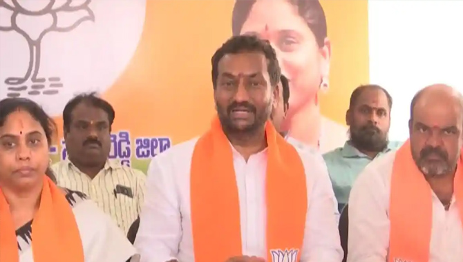 ఫోన్ ట్యాపింగ్ కేసులో ఆ నలుగురినీ .. నిందితులుగా చేర్చాలి