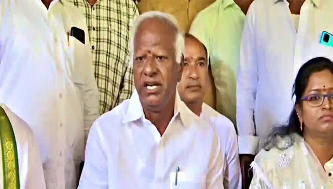 నేను అవకాశవాదిని కాదు.. అవకాశాలే నావద్దకు వచ్చాయి