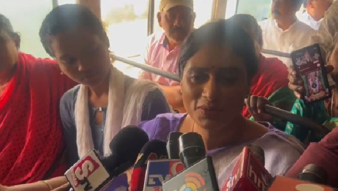 బస్సు యాత్రతో షర్మిల ఎన్నికల ప్రచారం షురూ..