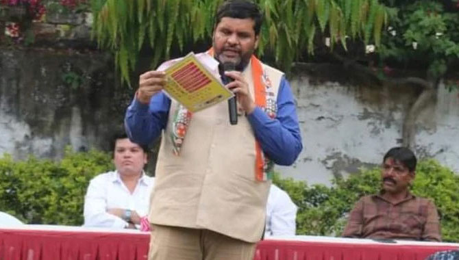 దిశానిర్దేశం లేని పార్టీలో కొనసాగలేను.. గౌరవ్ వల్లభ్