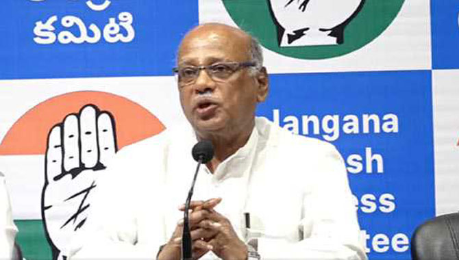 కేసిఆర్ ఎన్నికల కోడ్ ఉల్లంఘించారు.. నిరంజన్