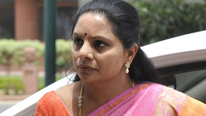 కవితకు షాక్ ఇచ్చిన కోర్టు..