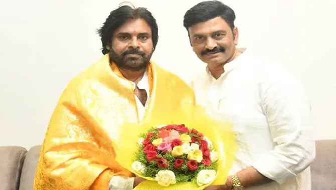 పిఠాపురంలో జనసేనానికి 65 వేల మెజార్టీ ఖాయం : రఘురామ