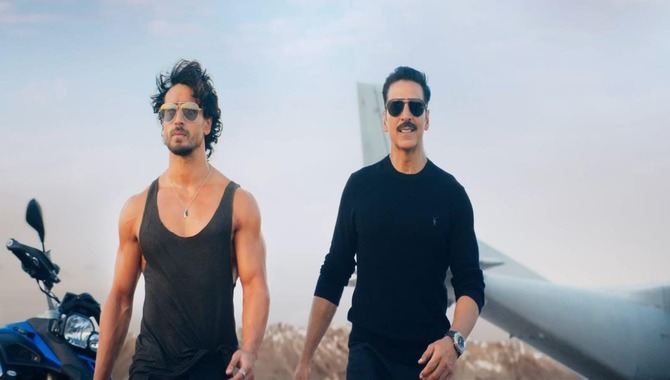 అక్షయ్ కుమార్ & టైగర్ ష్రాఫ్ ‘బడే మియా చోటే మియా’ ఏప్రిల్ 11న విడుదల