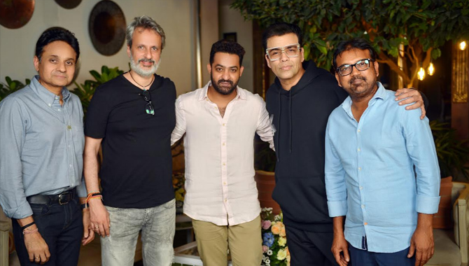 ‘దేవర’ నార్త్ ఇండియన్‌ రైట్స్ సొంతం చేసుకున్న కరణ్‌జోహార్‌ ‘ధర్మ ప్రొడక్షన్స్’, అనిల్‌ తడానీ ‘ఏఏ ఫిల్మ్స్’..