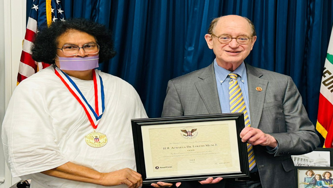 జైన ముని లోకేశ్ కు యూఎస్ పురస్కారం