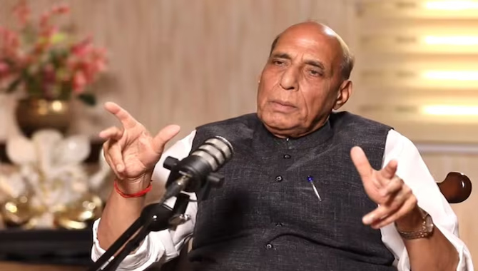 అమ్మ మరణించినా బెయిల్ ఇవ్వలేదు : రక్షణ మంత్రి రాజ్‌నాథ్