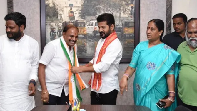 సీఎం రేవంత్ సమక్షంలో కాంగ్రెస్ లో చేరిన బీజేపీ నేతలు