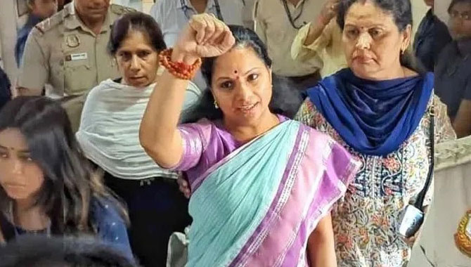 మరోసారి ఇలా చేయొద్దని కవితకు కోర్టు వార్నింగ్